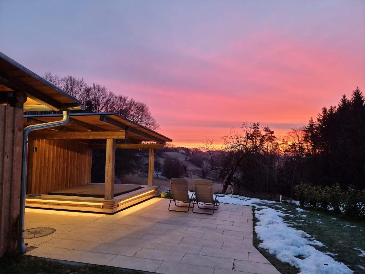 Wohlfuehloase Am Trausdorfberg Mit Sauna/whirlpool Sankt Marein bei Graz