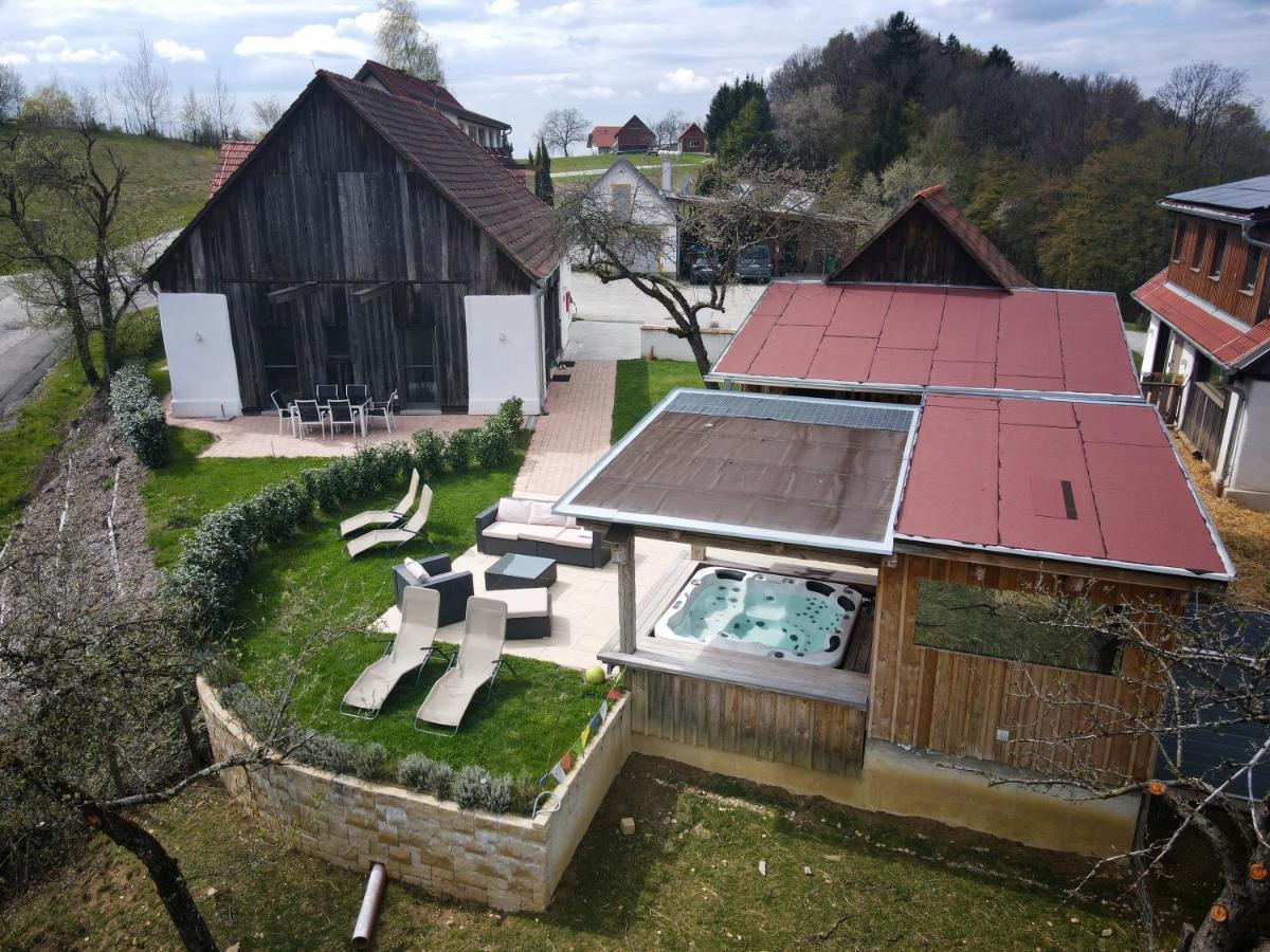 Wohlfuehloase Am Trausdorfberg Mit Sauna/whirlpool Apartment Sankt Marein bei Graz
