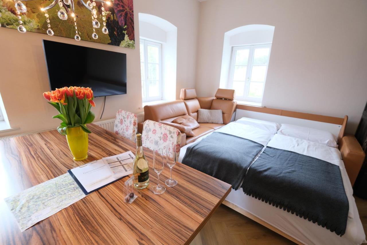 Wohlfuehloase Am Trausdorfberg Mit Sauna/whirlpool Apartmán *